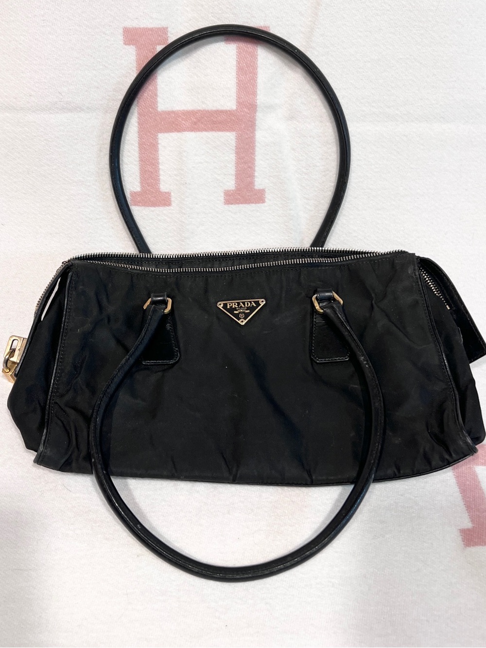 PRADA!⭐️Black Nylon and leather Bag with Gold Hardware - Picture 6 of 11